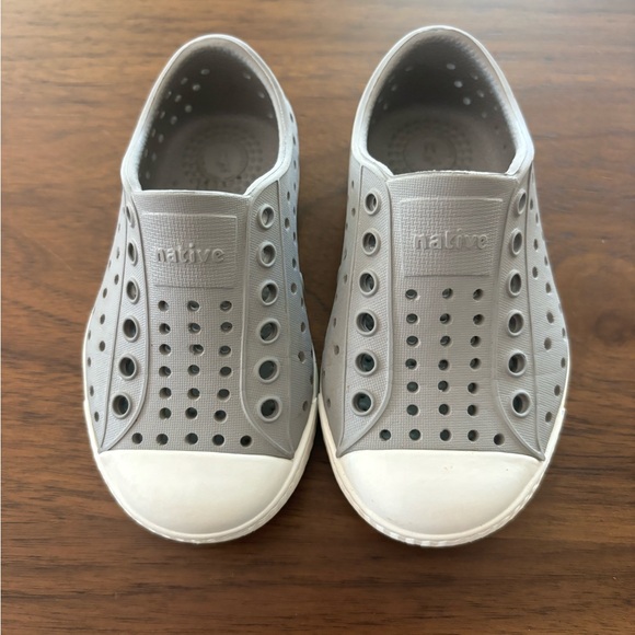 Native Jefferson Toddler Shoes - Picture 2 of 4